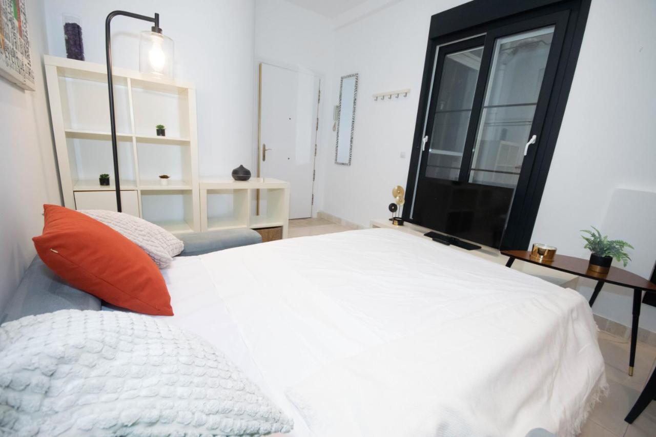 For You Rentals Apartamento Temporal Con Encanto En Malasana Min24 Madrid Exteriér fotografie