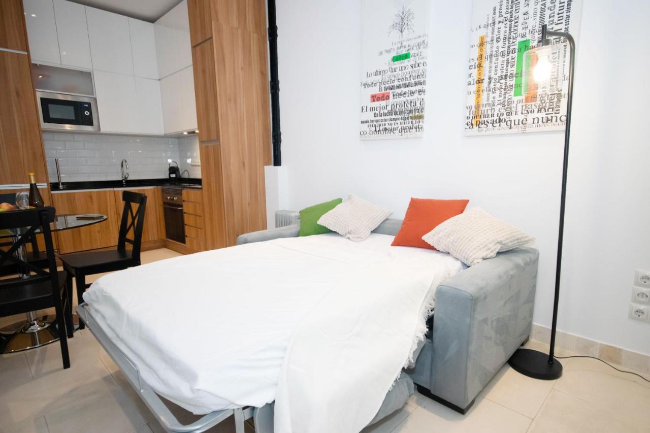 For You Rentals Apartamento Temporal Con Encanto En Malasana Min24 Madrid Exteriér fotografie