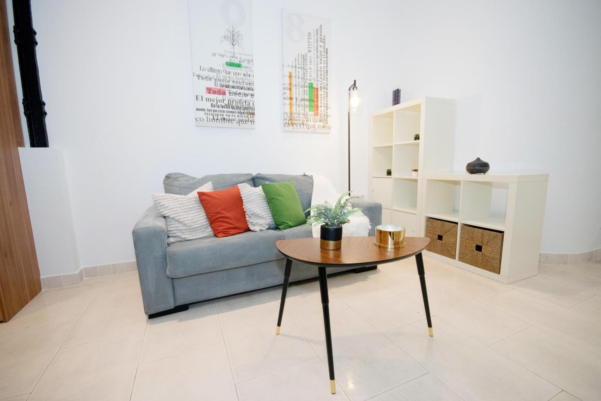 For You Rentals Apartamento Temporal Con Encanto En Malasana Min24 Madrid Exteriér fotografie