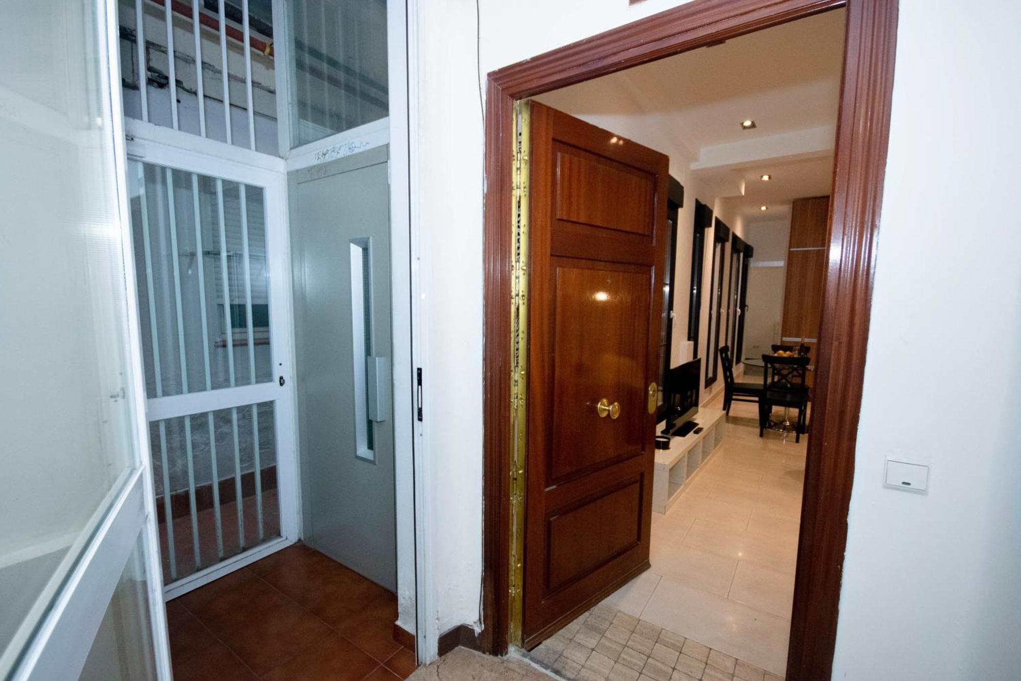 For You Rentals Apartamento Temporal Con Encanto En Malasana Min24 Madrid Exteriér fotografie